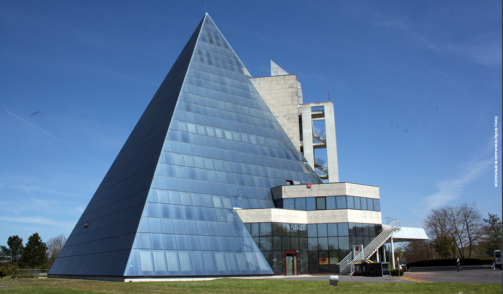 pyramide_exterieurface